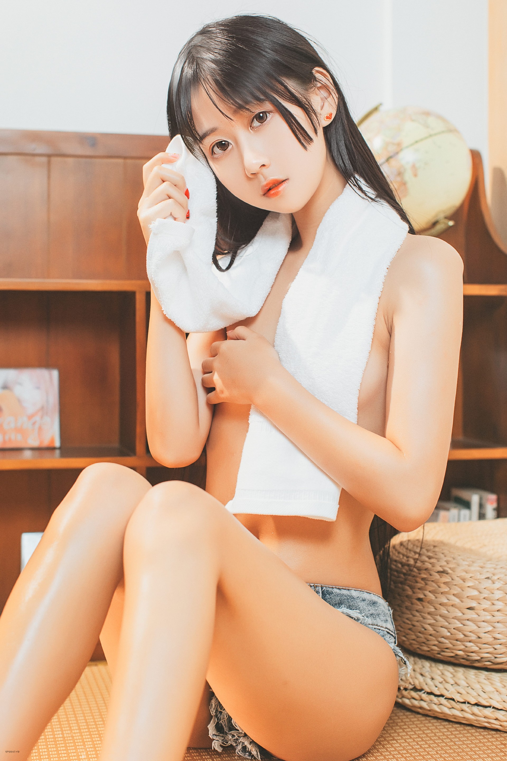 萌芽儿 少女午后 第3张图片