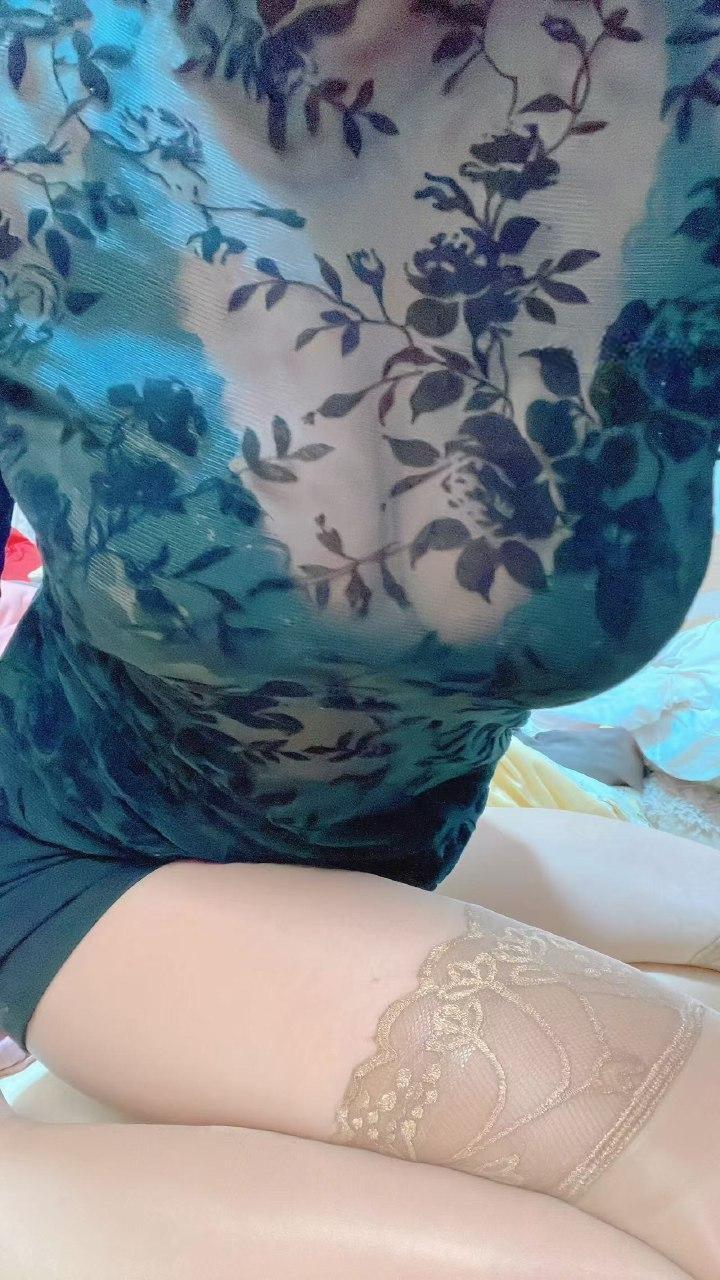 矫矫  黑网纱透视衣 第16张图片