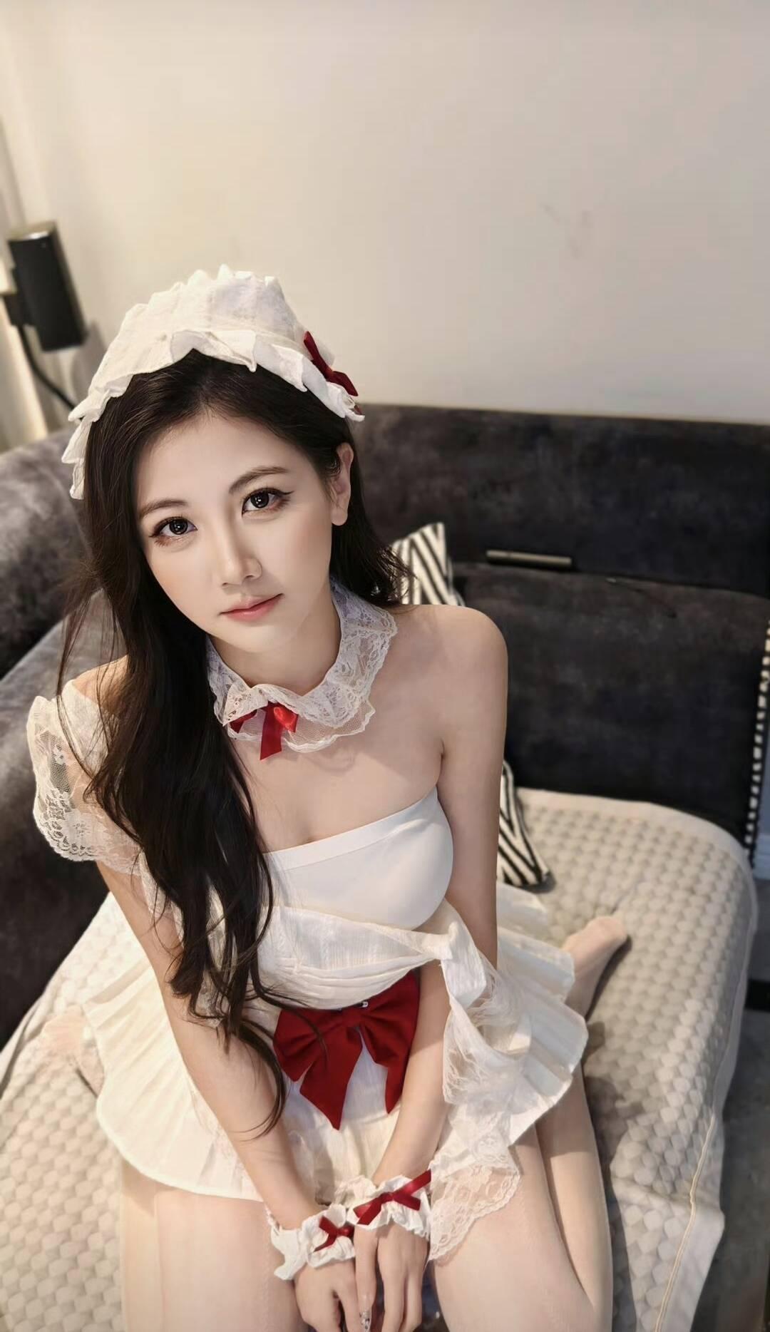 刘二萌 - 微蓝公主裙 第4张图片