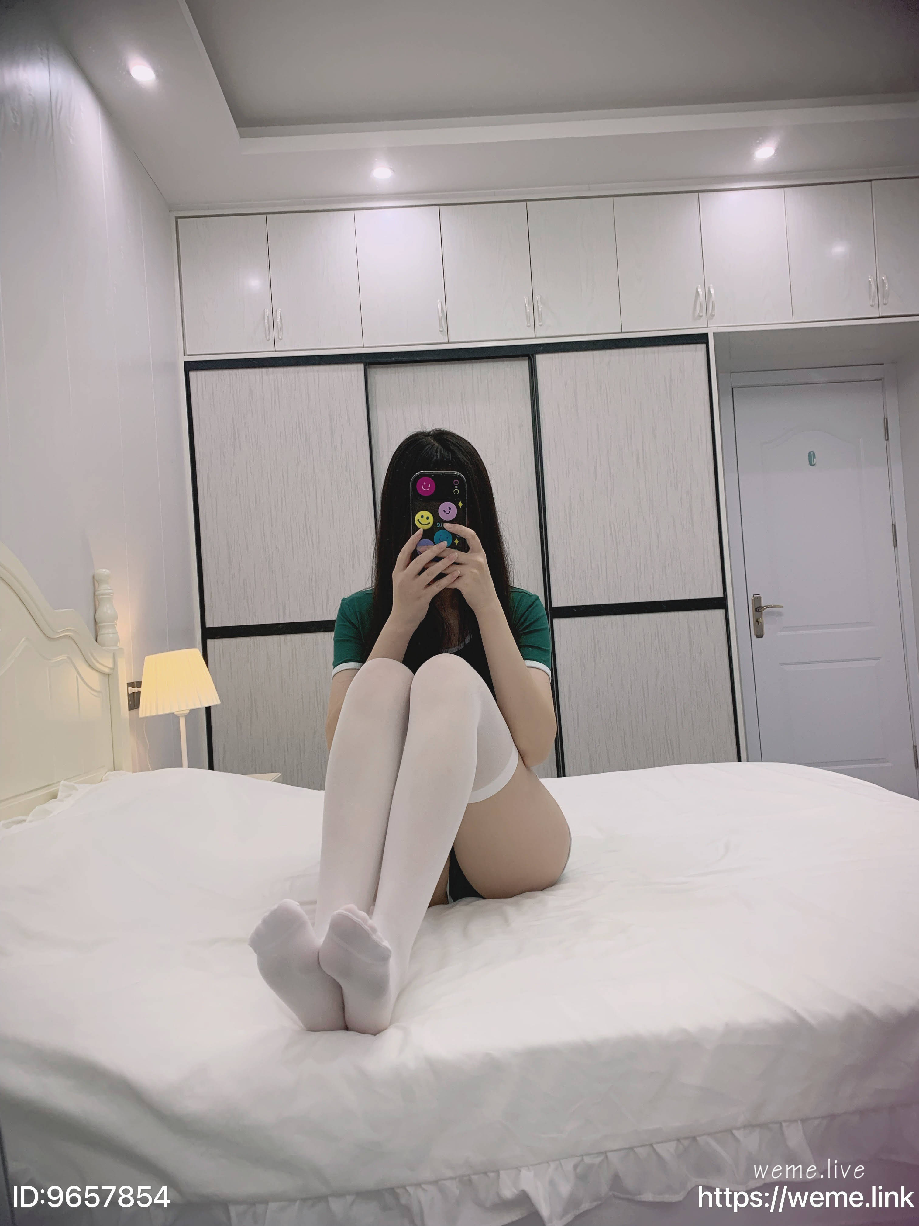 林扣弦 - 绿色白丝运动装 第6张图片