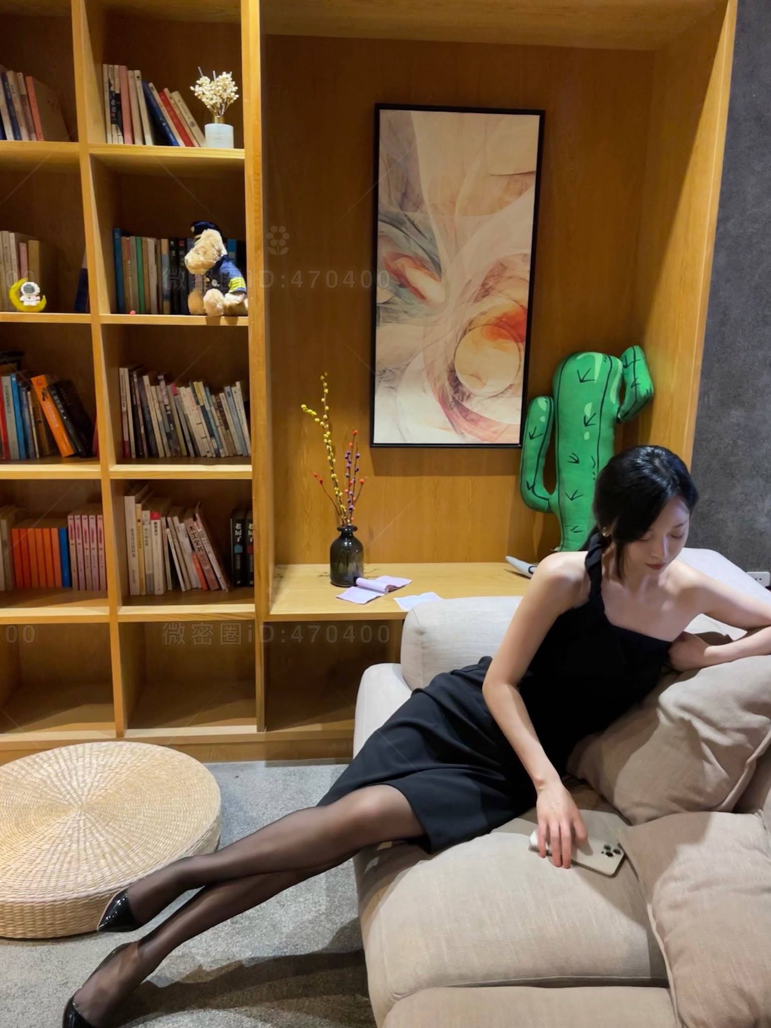 牛奶里的果汁 - 维密圈 透视内衣套装黑丝儿 第4张图片