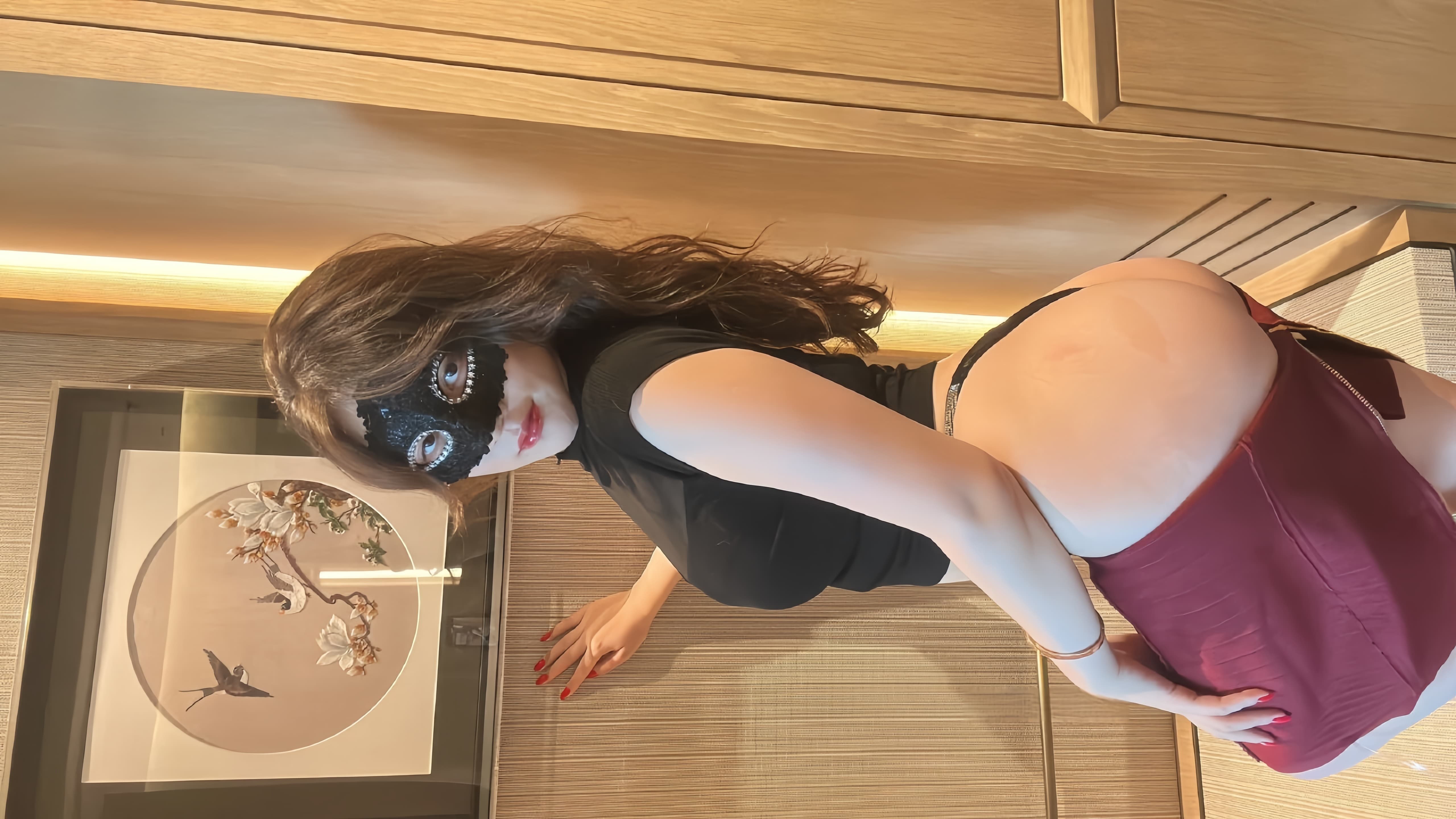 可可西yyy - 蒙面女侠红色包臀裙 第9张图片