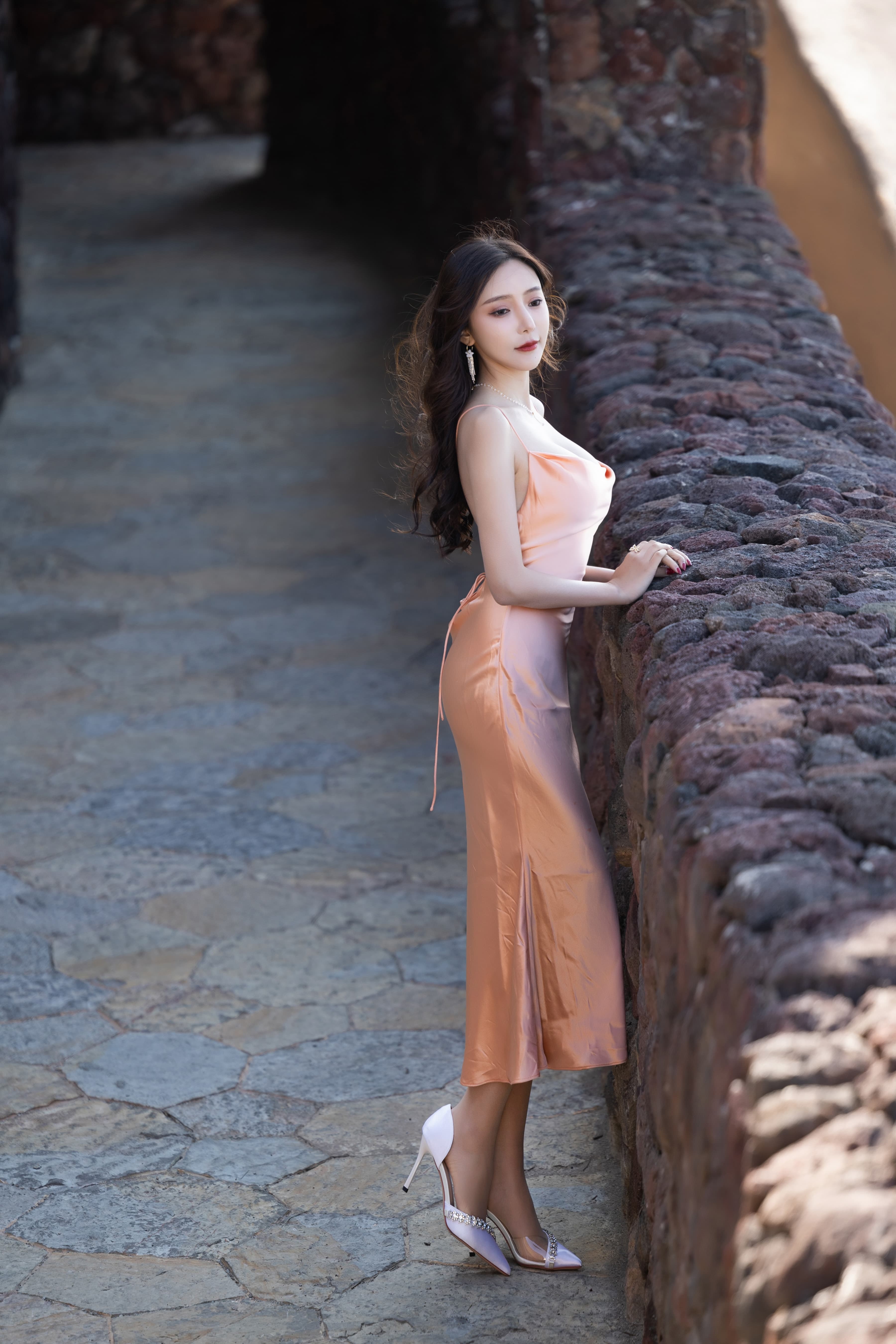 王馨瑶Yanni - 透视大红花 第73张图片