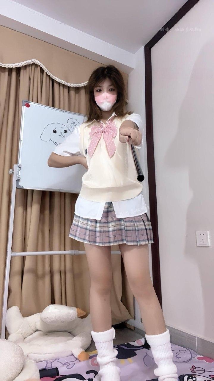 喵喵喜欢狗 - jk小姐姐的玉足 第8张图片