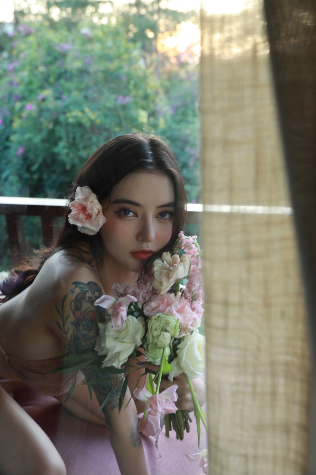 温甜甜Tiya - 与花同在 第1张图片