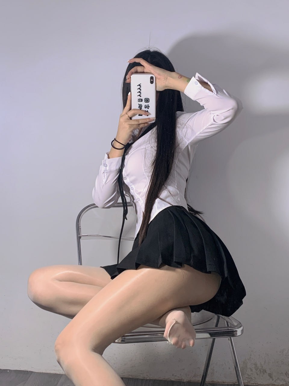 陈佩奇 - 超短裙白色修身衬衫