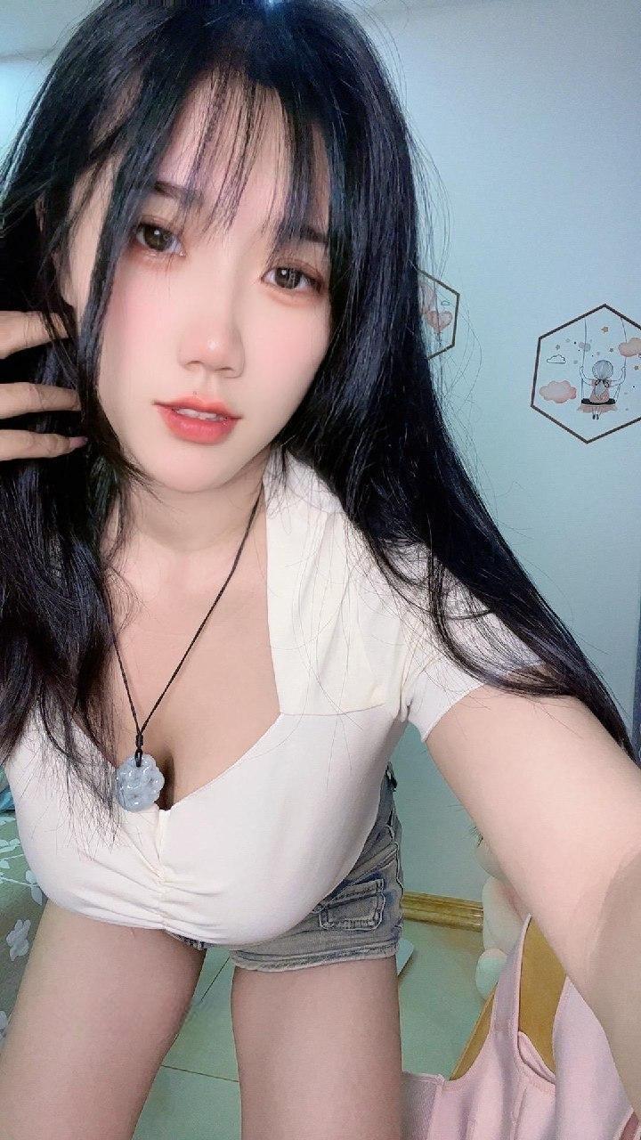 末世唧唧 - 性感奶控 第4张图片