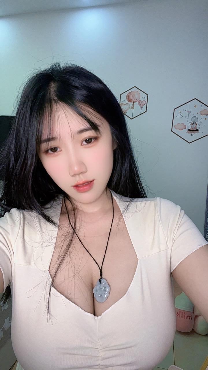 末世唧唧 - 性感奶控 第10张图片