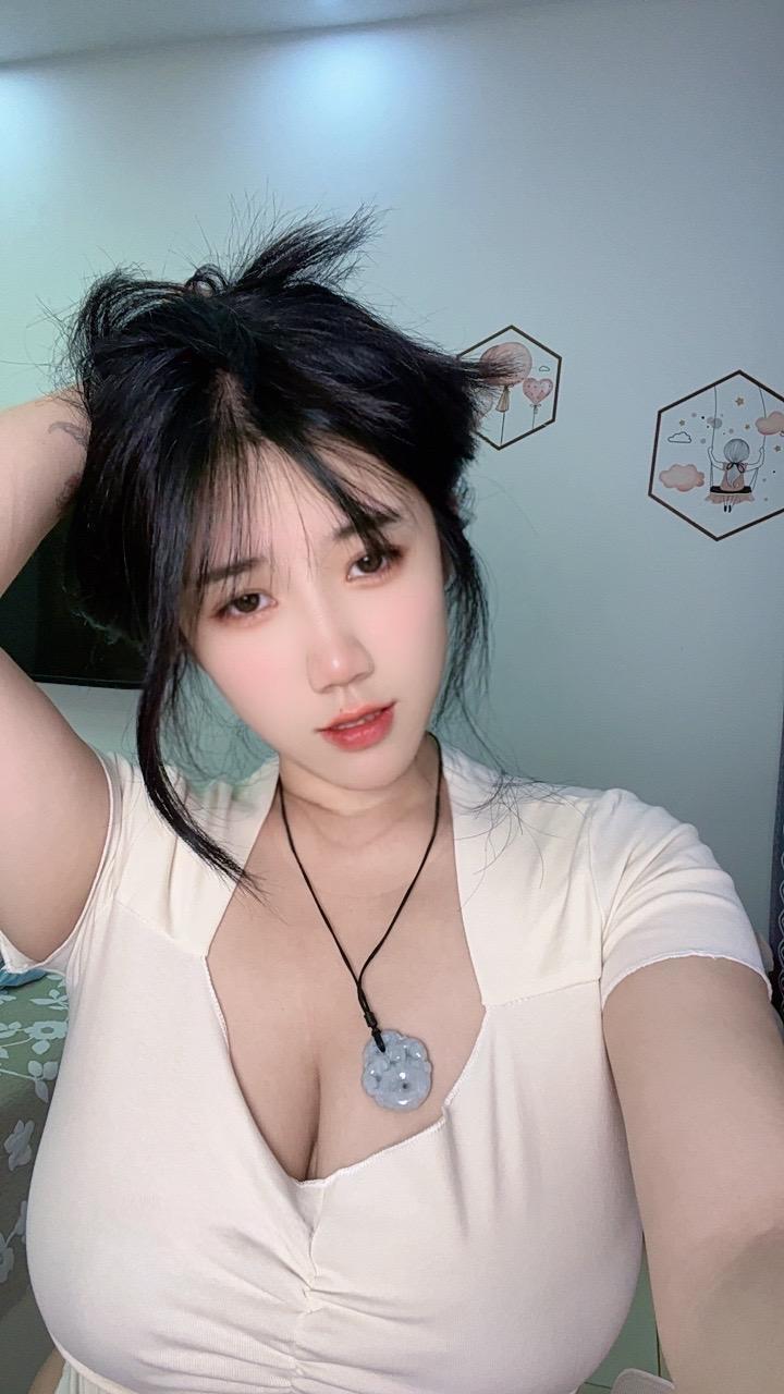 末世唧唧 - 性感奶控 第11张图片