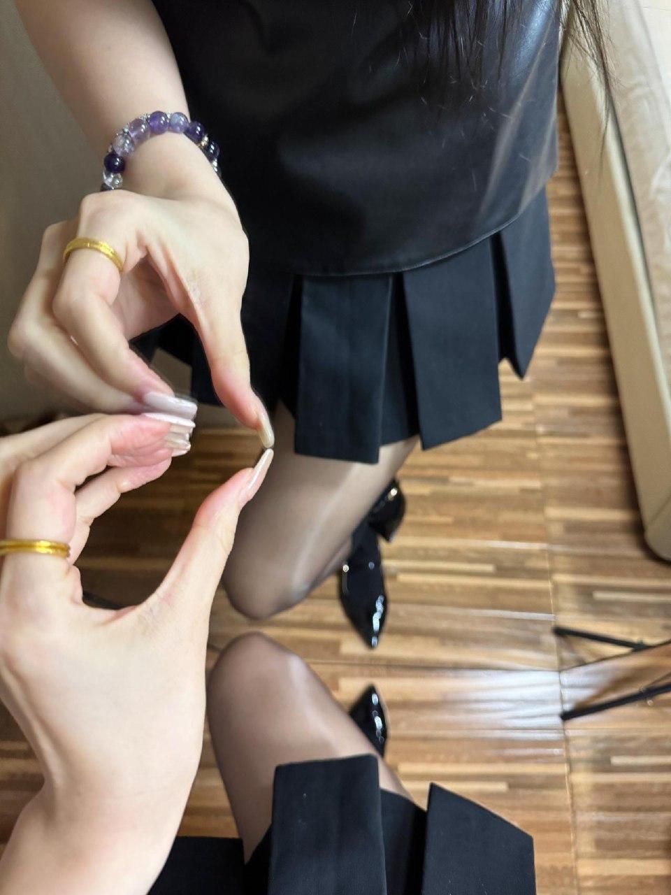 二雪女士 - 3d油亮黑丝叠运动长袜 第30张图片