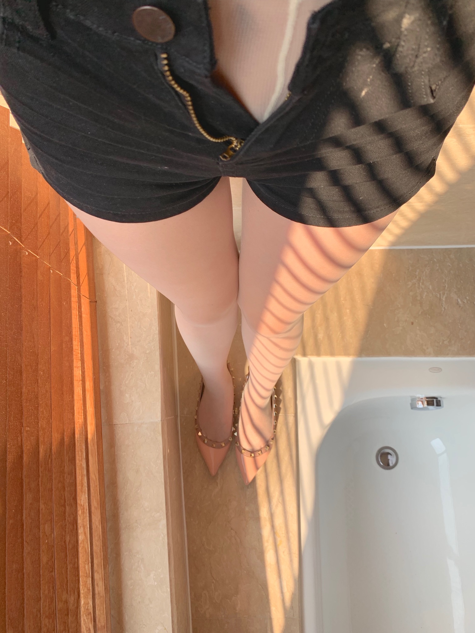 一只哈比猪 - 肉丝裤 第10张图片