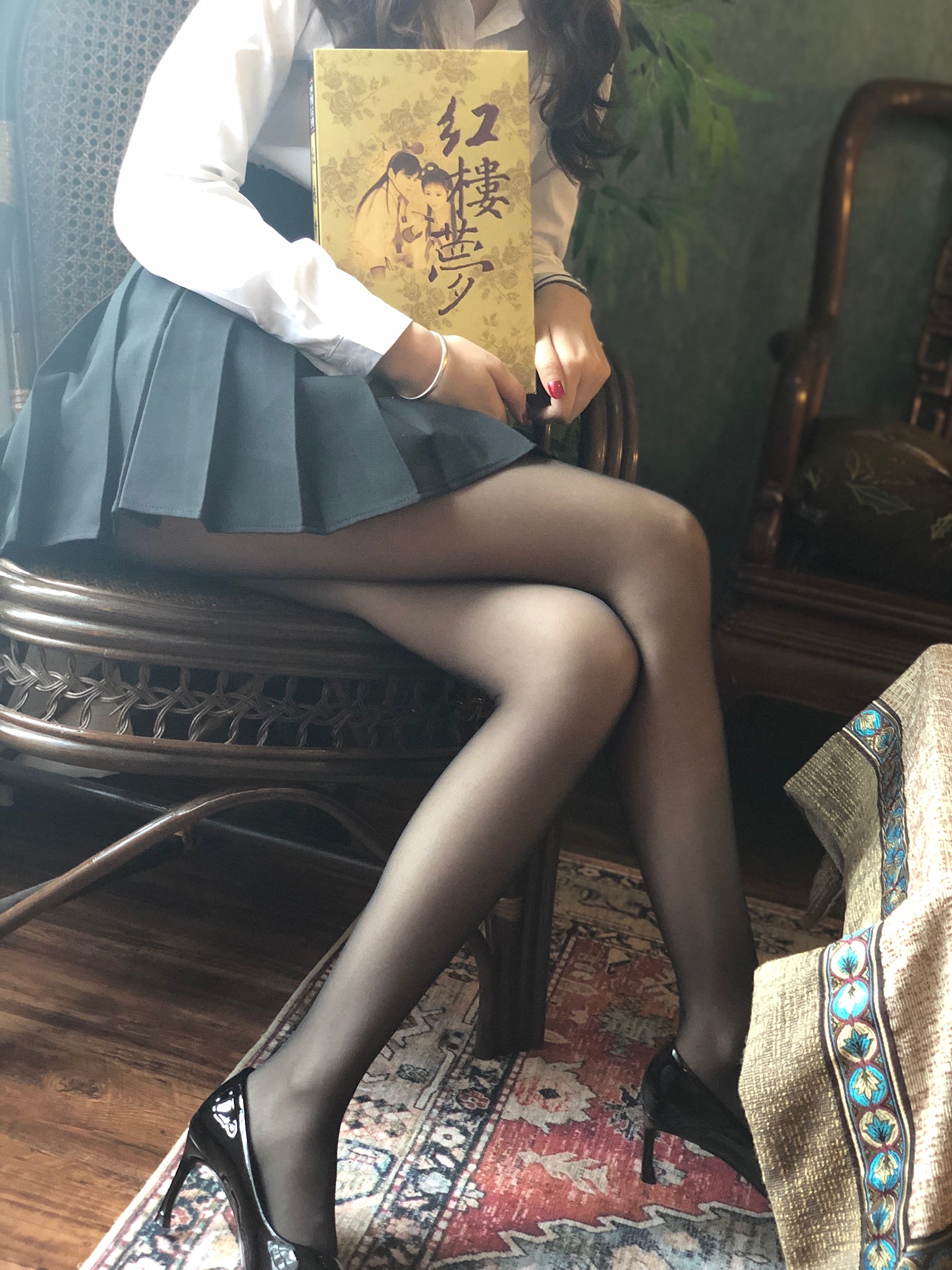梦里一只喵 - 黑色百褶裙 第2张图片