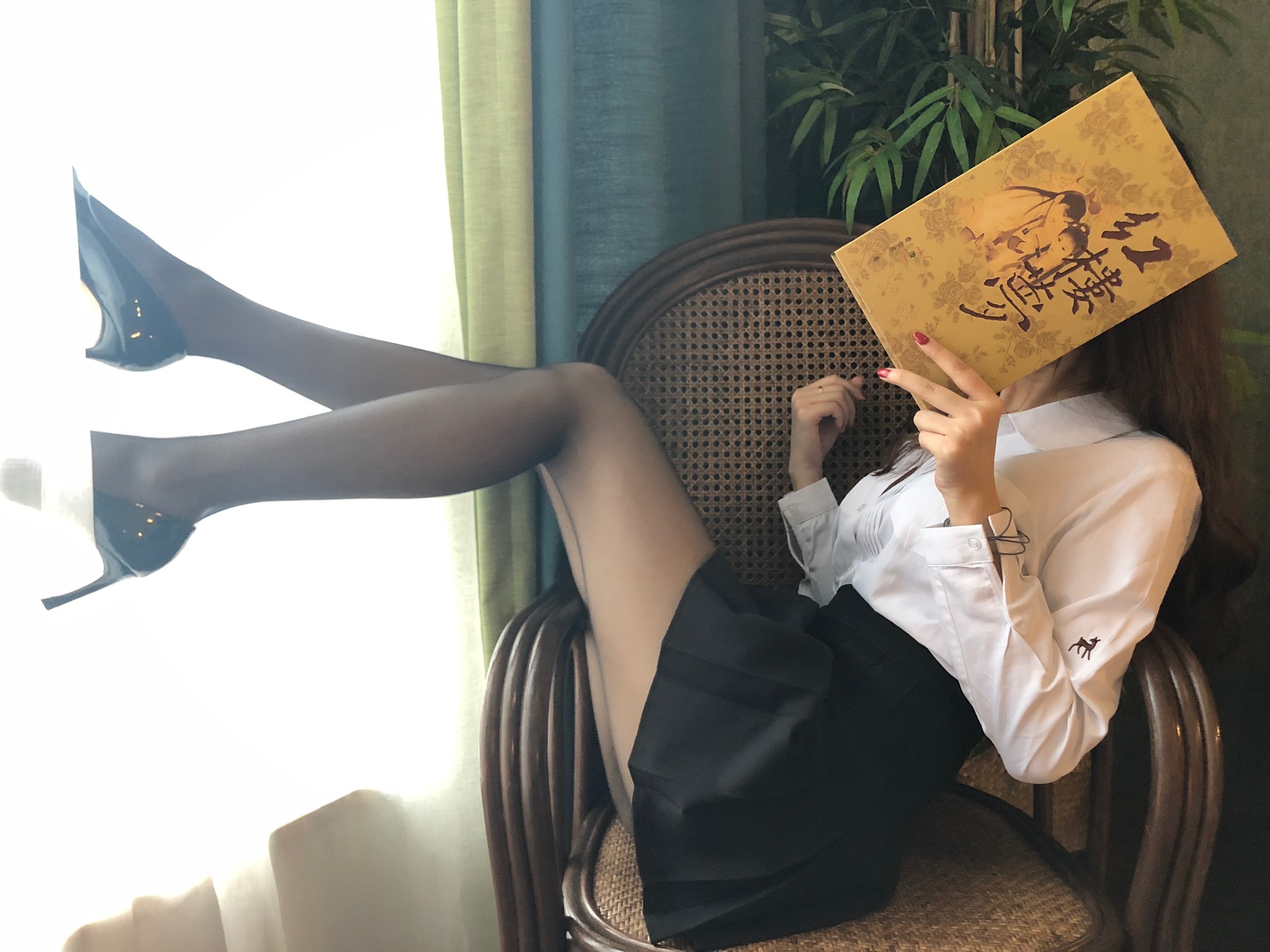 梦里一只喵 - 黑色百褶裙 第12张图片