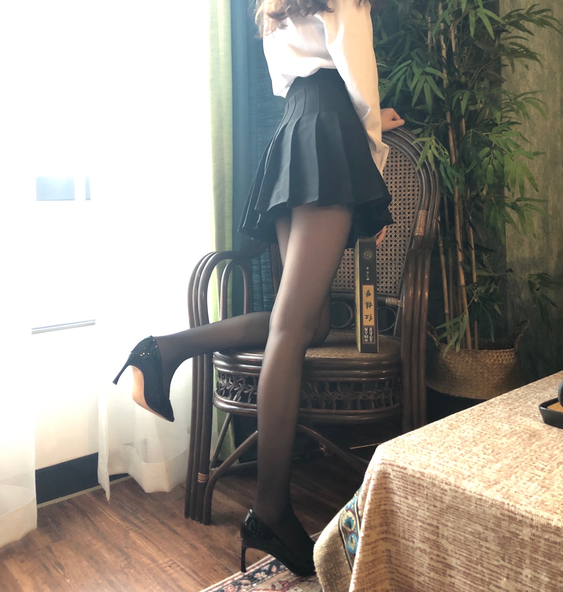 梦里一只喵 - 黑色百褶裙 第14张图片
