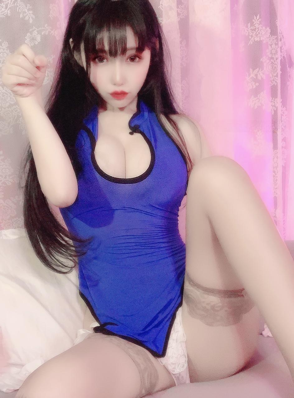猫心儿老师 - 蓝色开叉旗袍 第3张图片