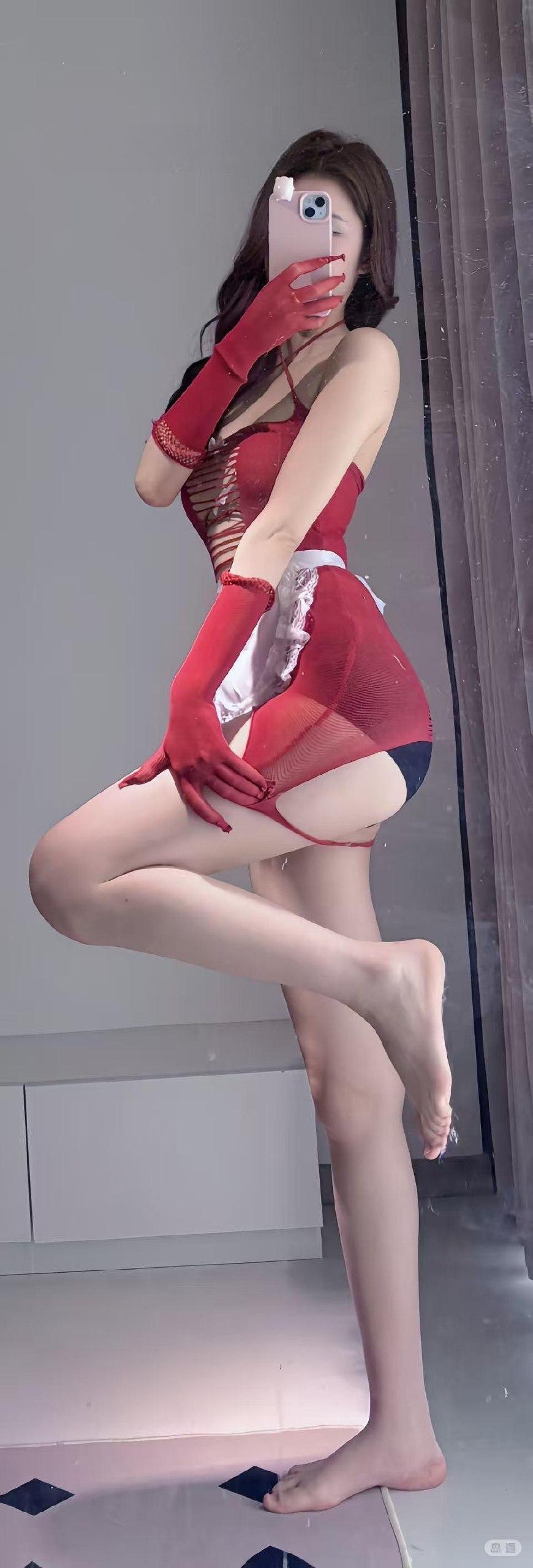 小霞佩奇 - 纯欲红黑女仆 第5张图片