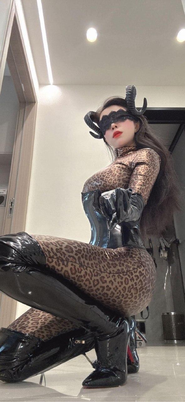 泡泡糖呀 - 恶魔暗黑女王 第7张图片
