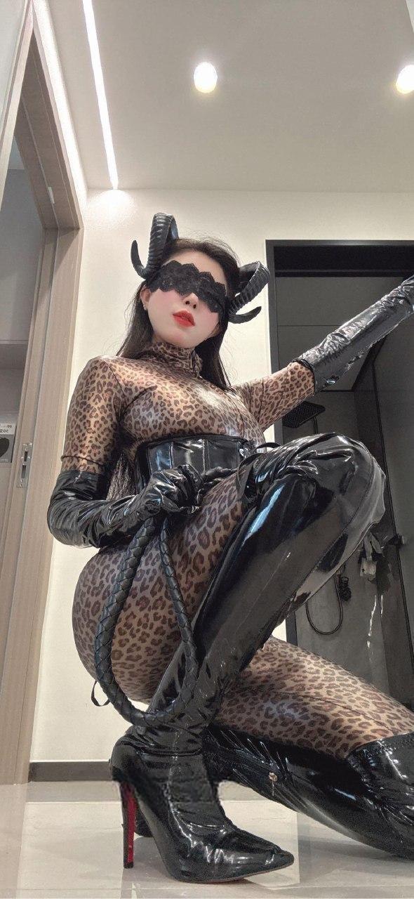 泡泡糖呀 - 恶魔暗黑女王 第10张图片