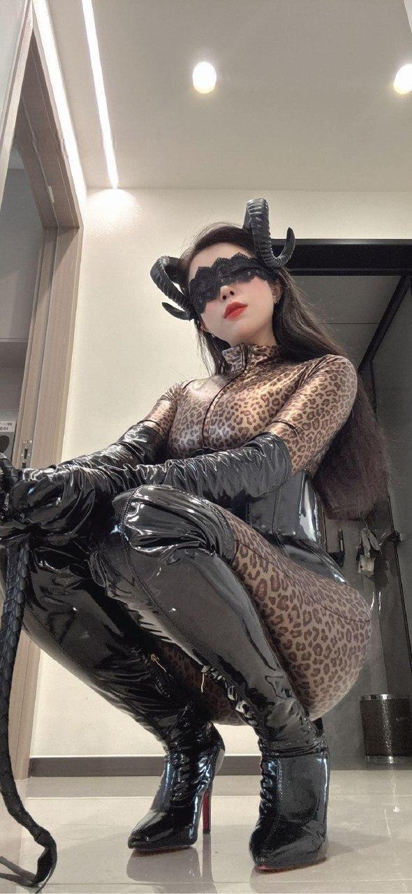 泡泡糖呀 - 恶魔暗黑女王 第11张图片