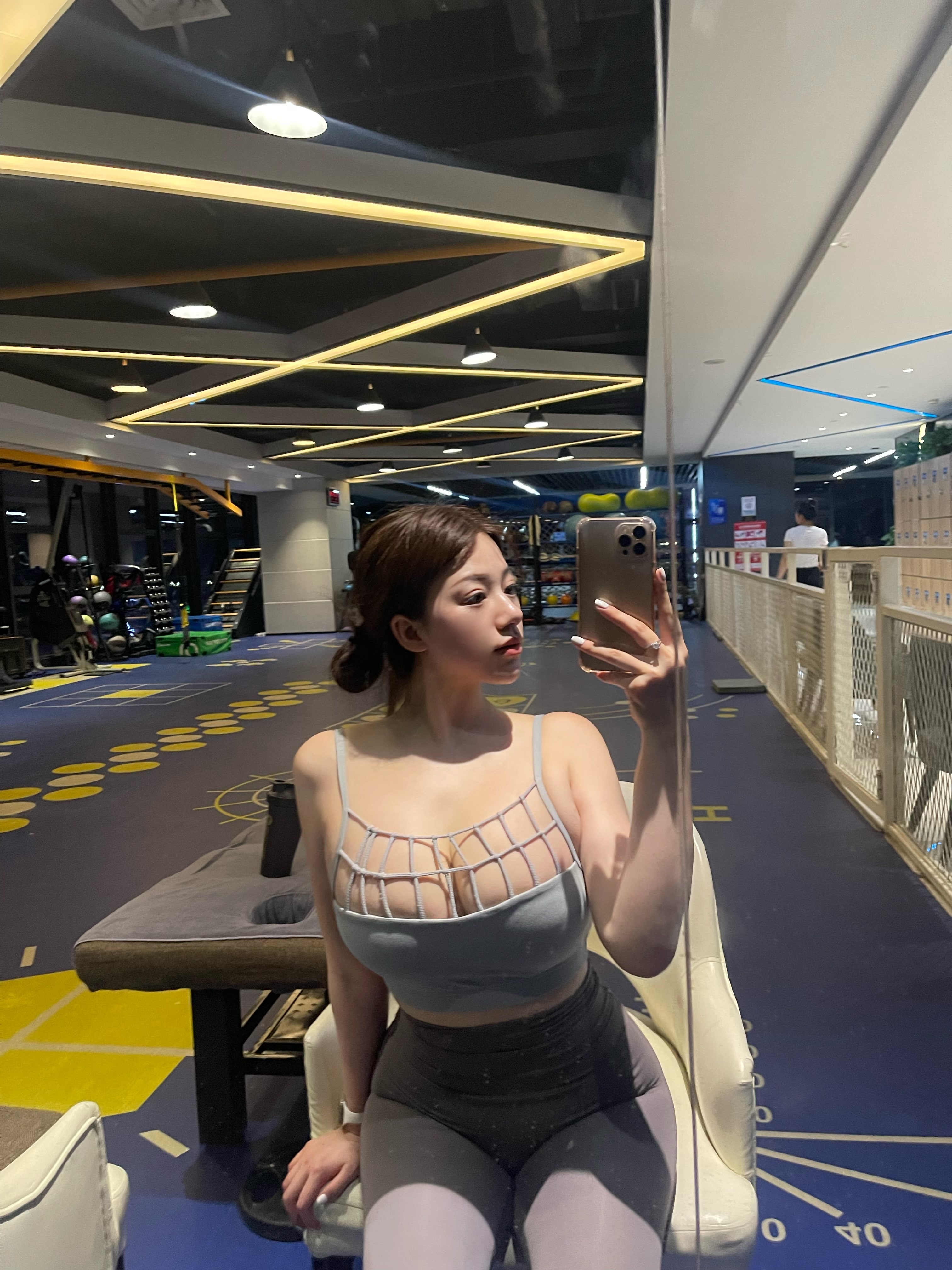 奶宝妹纸 - 健身房的喘息 第8张图片
