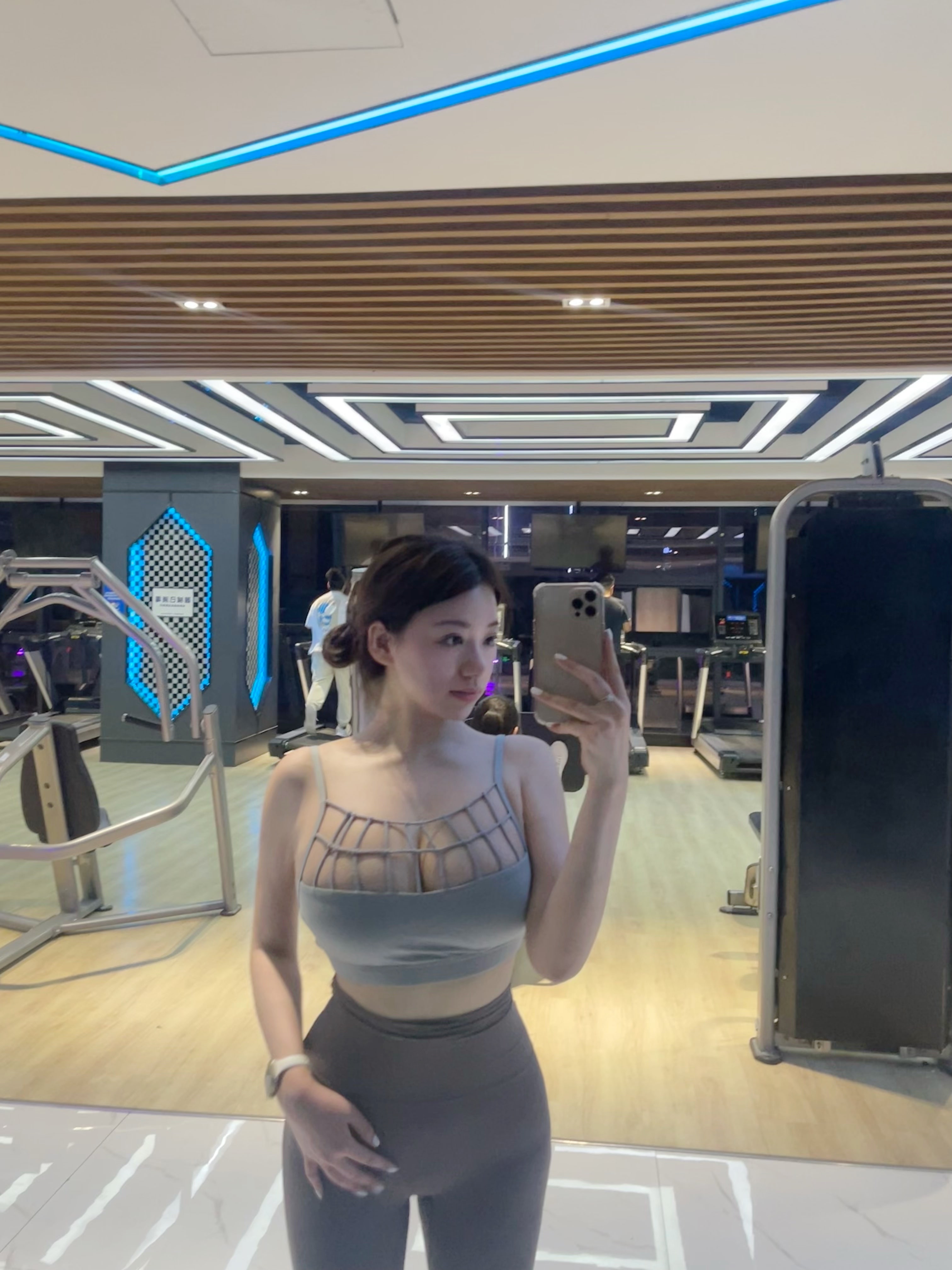 奶宝妹纸 - 健身房的喘息 第14张图片