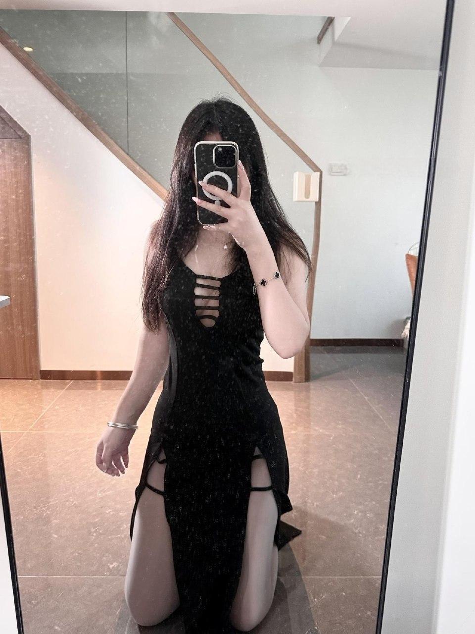 小妮酱紫 - 黑色低胸吊带包臀短裙 第16张图片