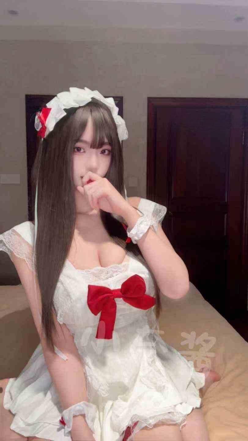 小奈酱啵 - 丰满小狐狸 第3张图片