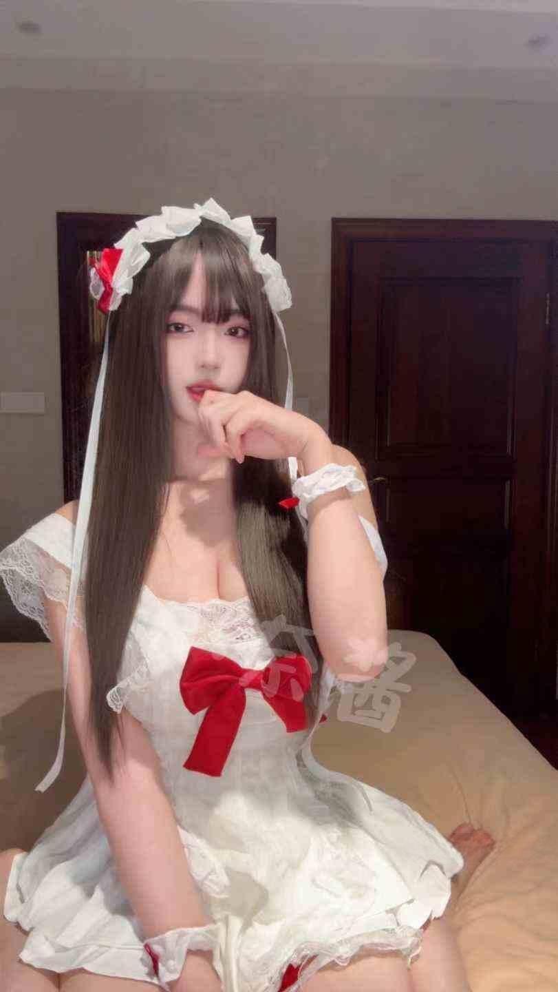 小奈酱啵 - 丰满小狐狸 第6张图片