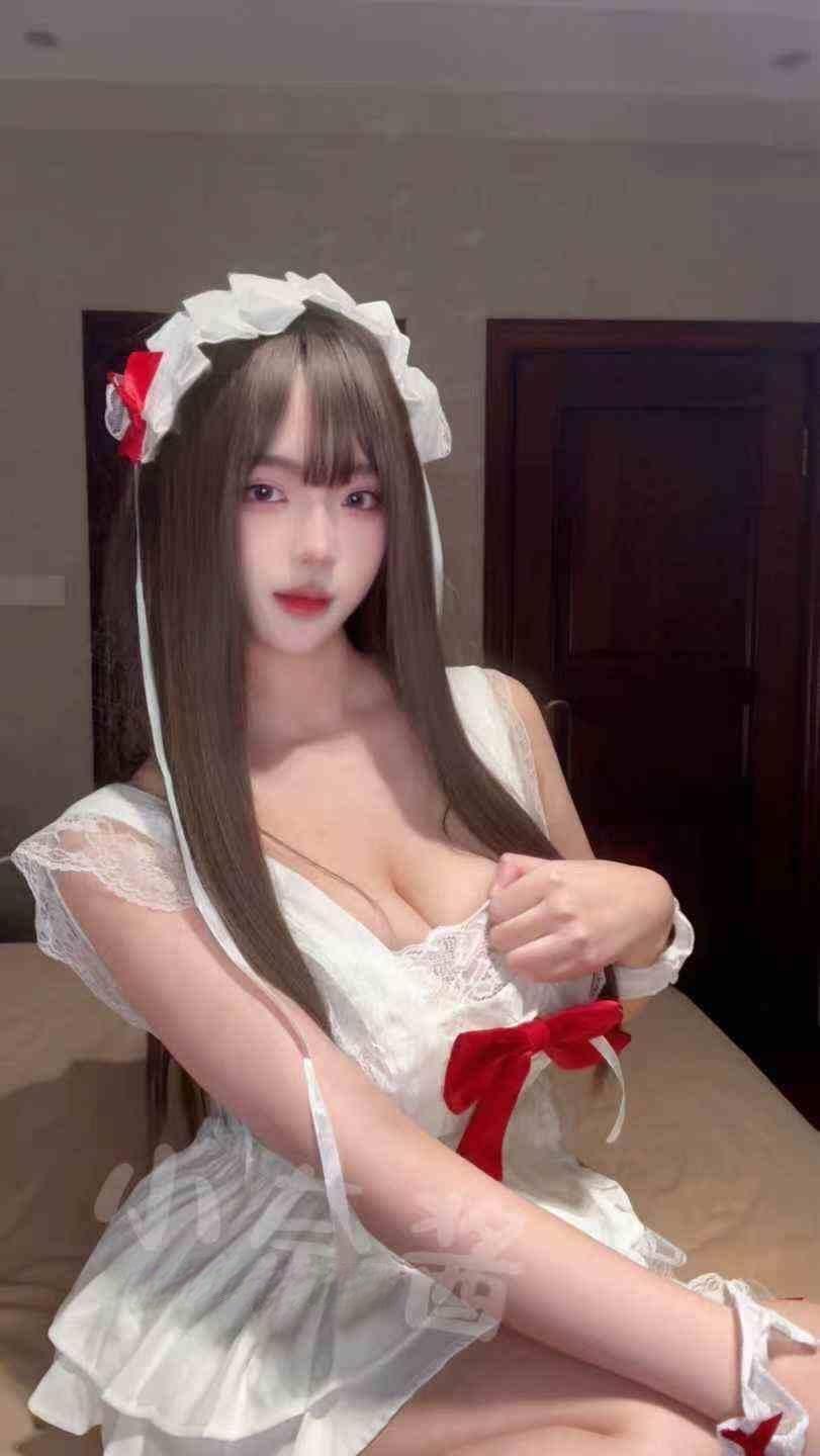 小奈酱啵 - 丰满小狐狸 第8张图片