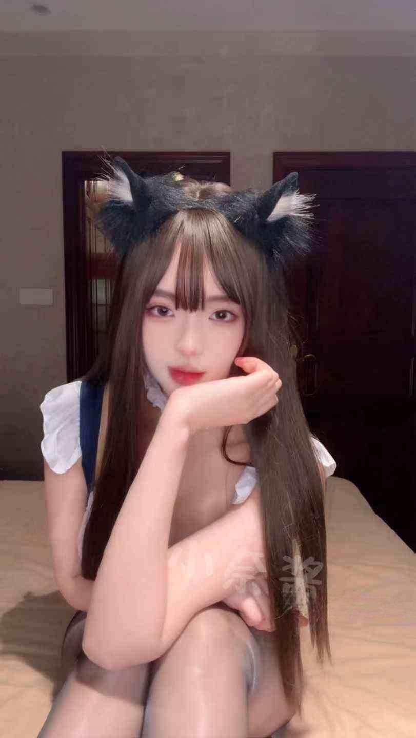 小奈酱啵 - 丰满小狐狸 第17张图片