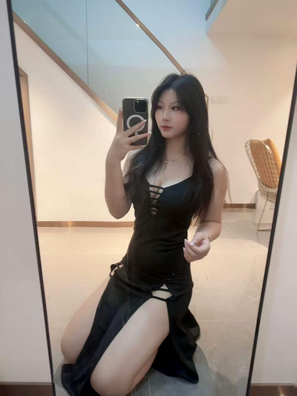小妮酱紫 - 灰丝美足腿 第14张图片