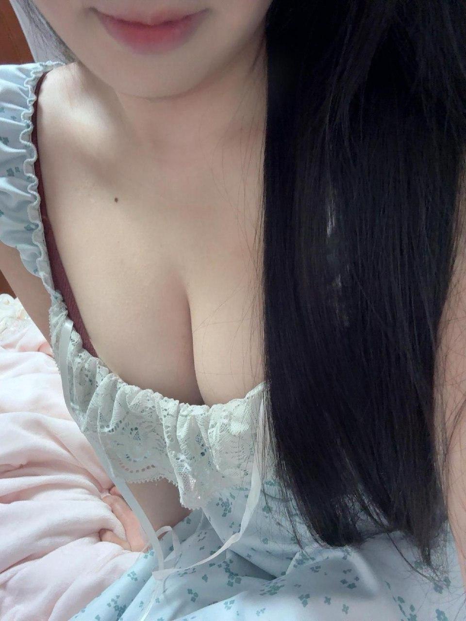 小凝 - 甜美可爱风的吊带睡裙