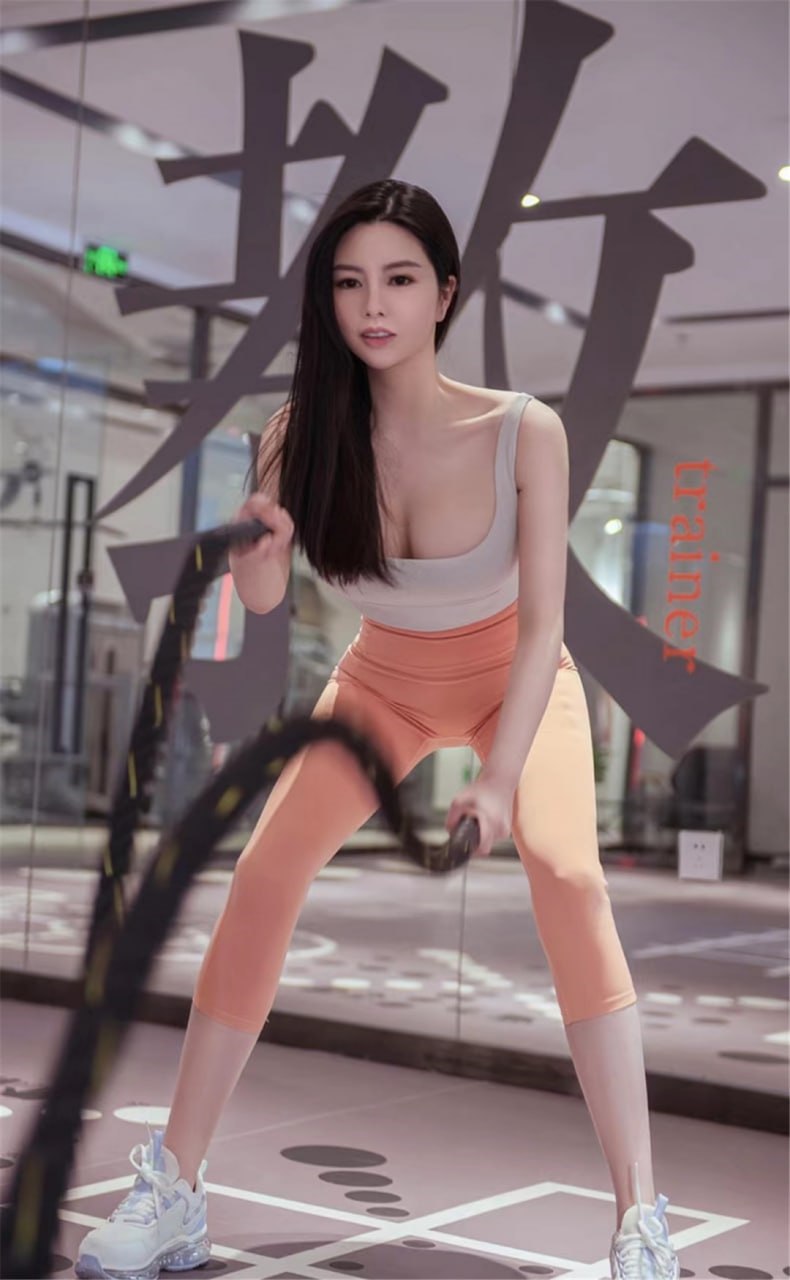 娜露呀 - 粉红瑜伽裤 第19张图片