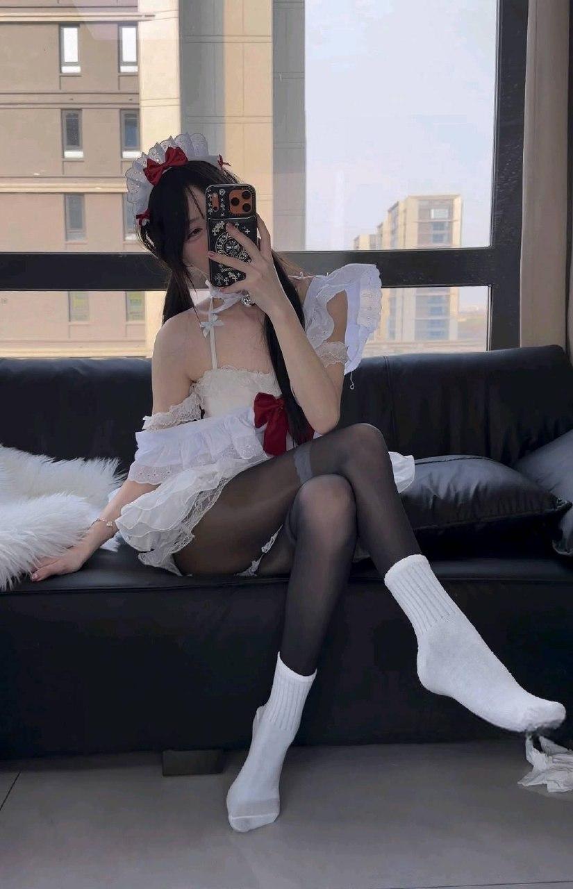 Ck - 黑丝白袜女仆裙 第8张图片