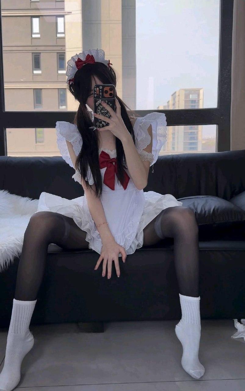 Ck - 黑丝白袜女仆裙 第10张图片