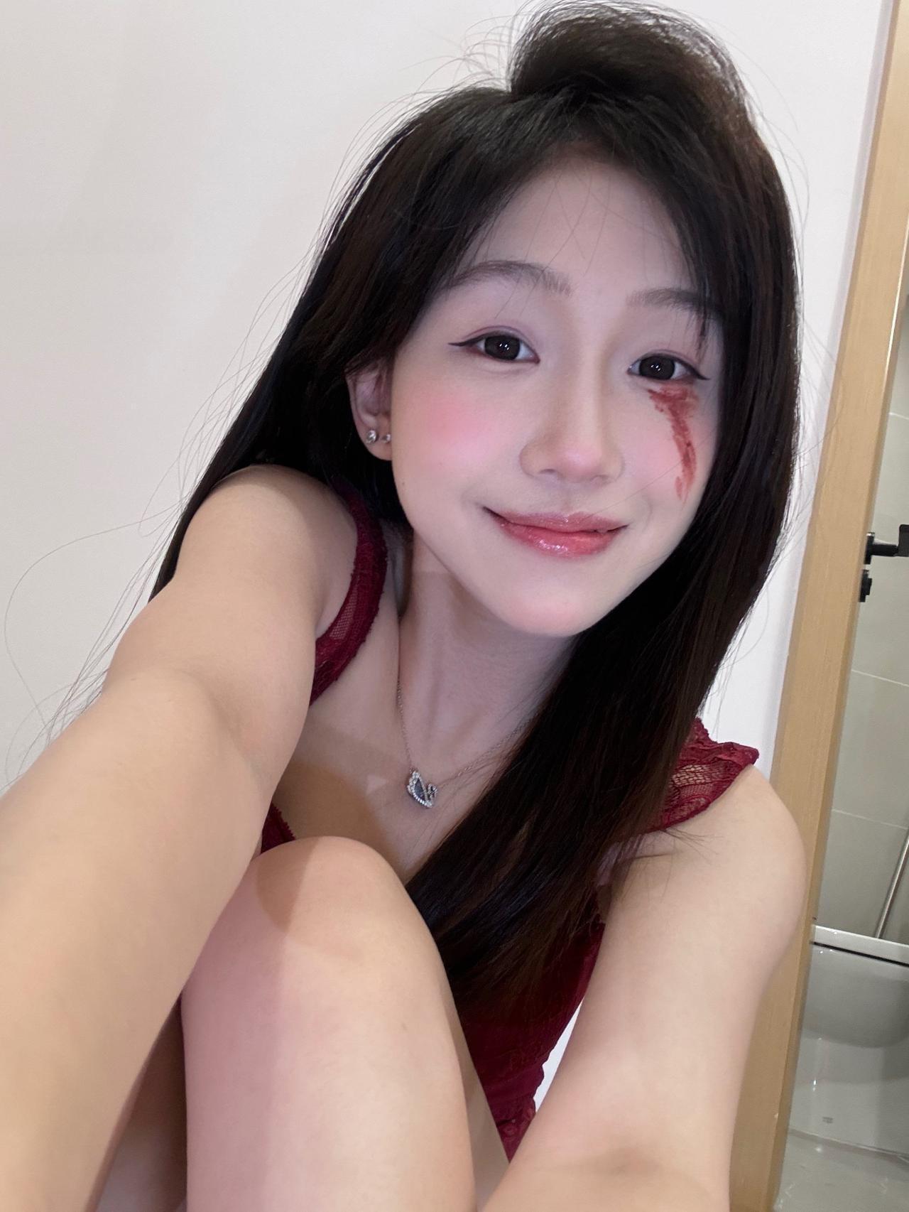 别拔虎牙 - 白净少女裸足 第20张图片