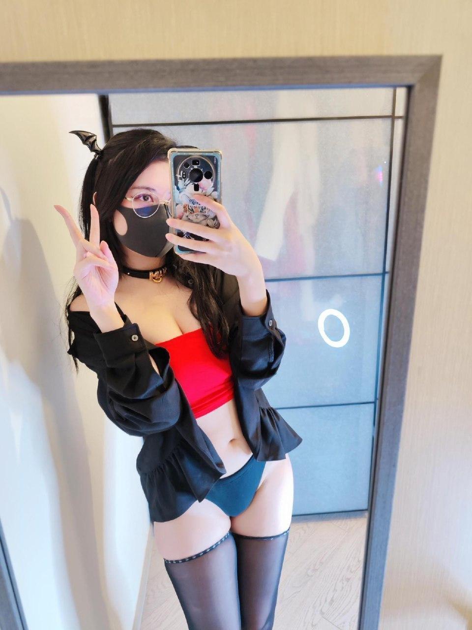 Naimi奶咪 - 大腿根黑丝袜 第4张图片
