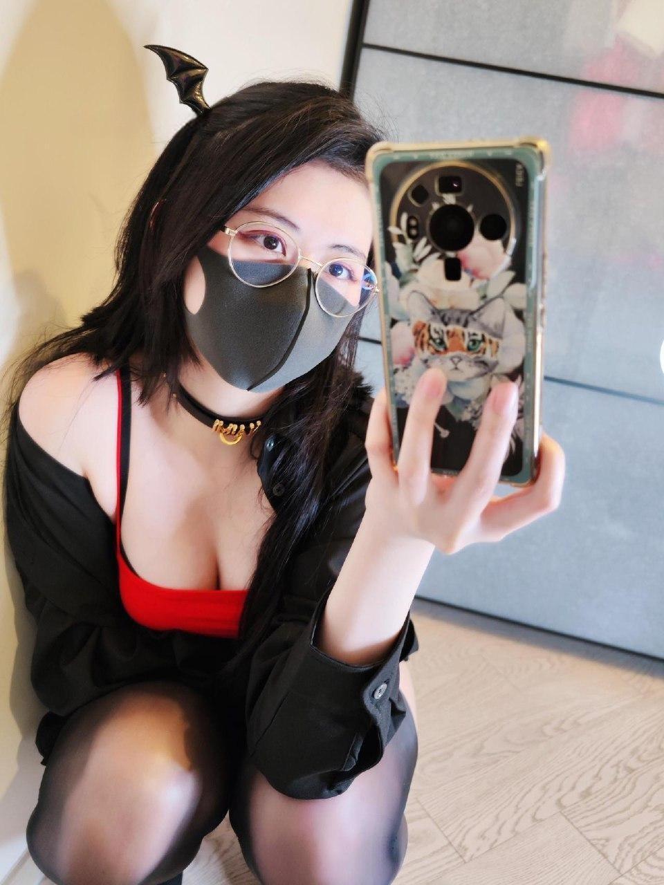 Naimi奶咪 - 大腿根黑丝袜 第6张图片