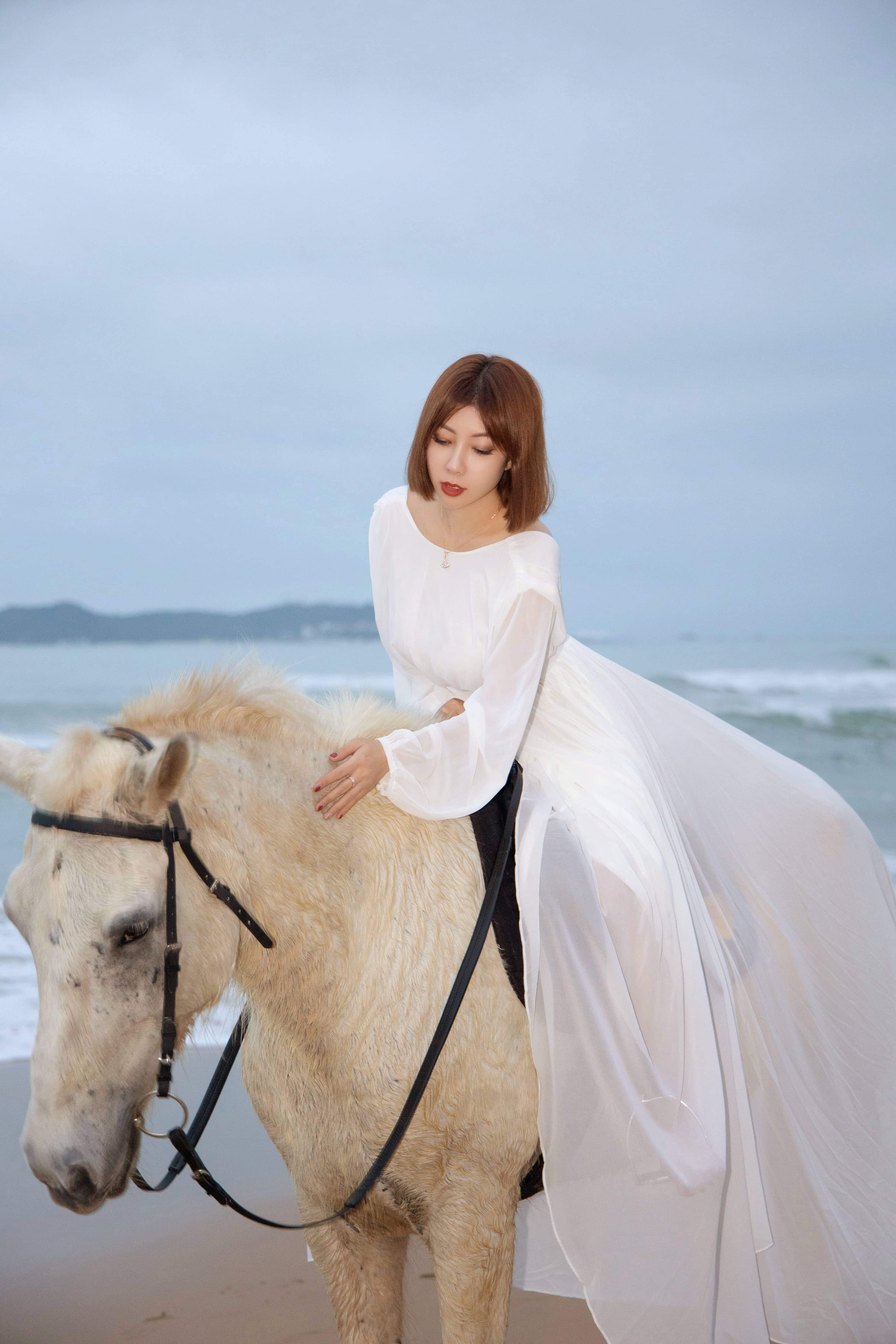 果儿Victoria - 公主与野兽 第1张图片
