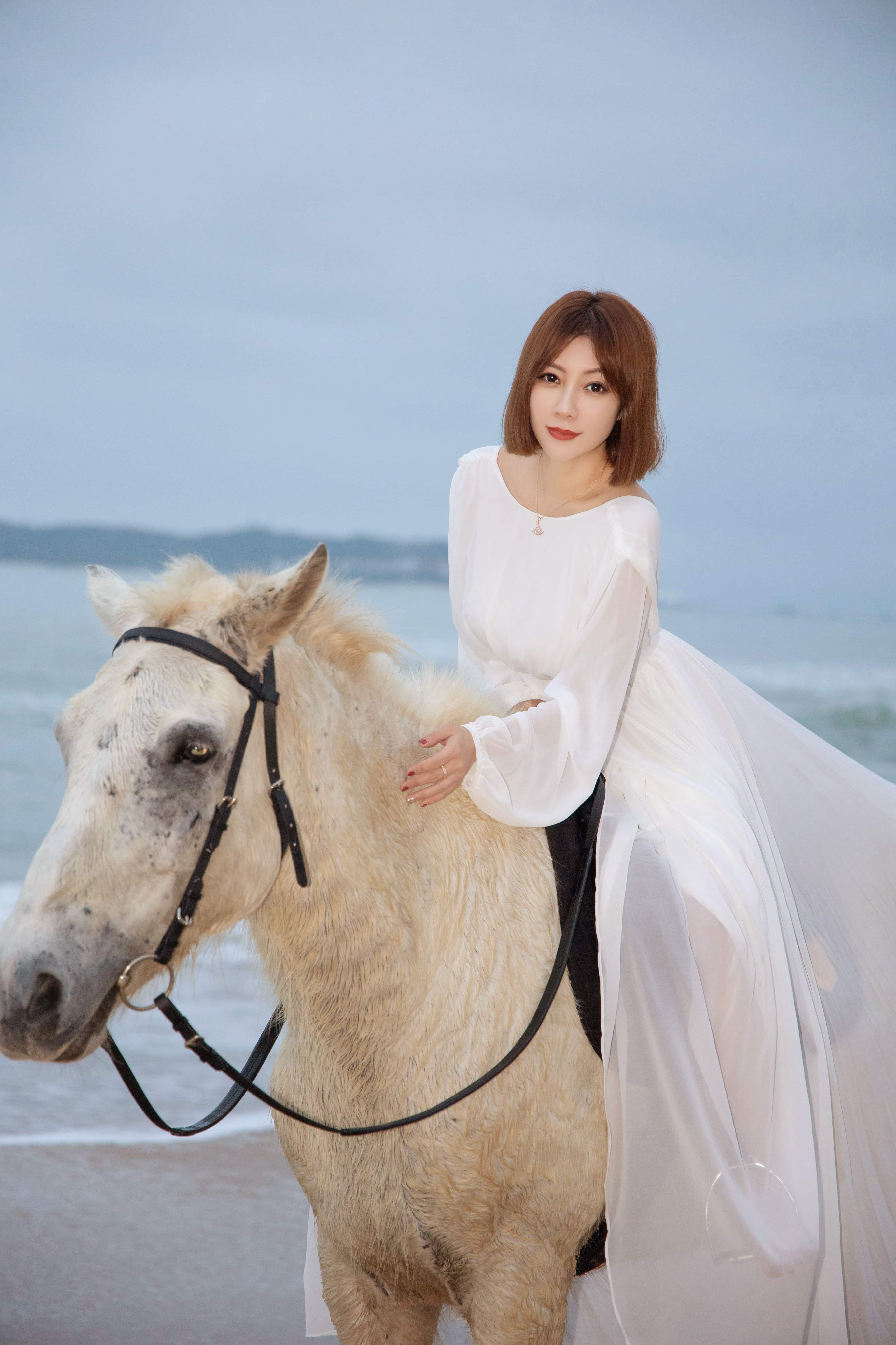 果儿Victoria - 公主与野兽 第2张图片