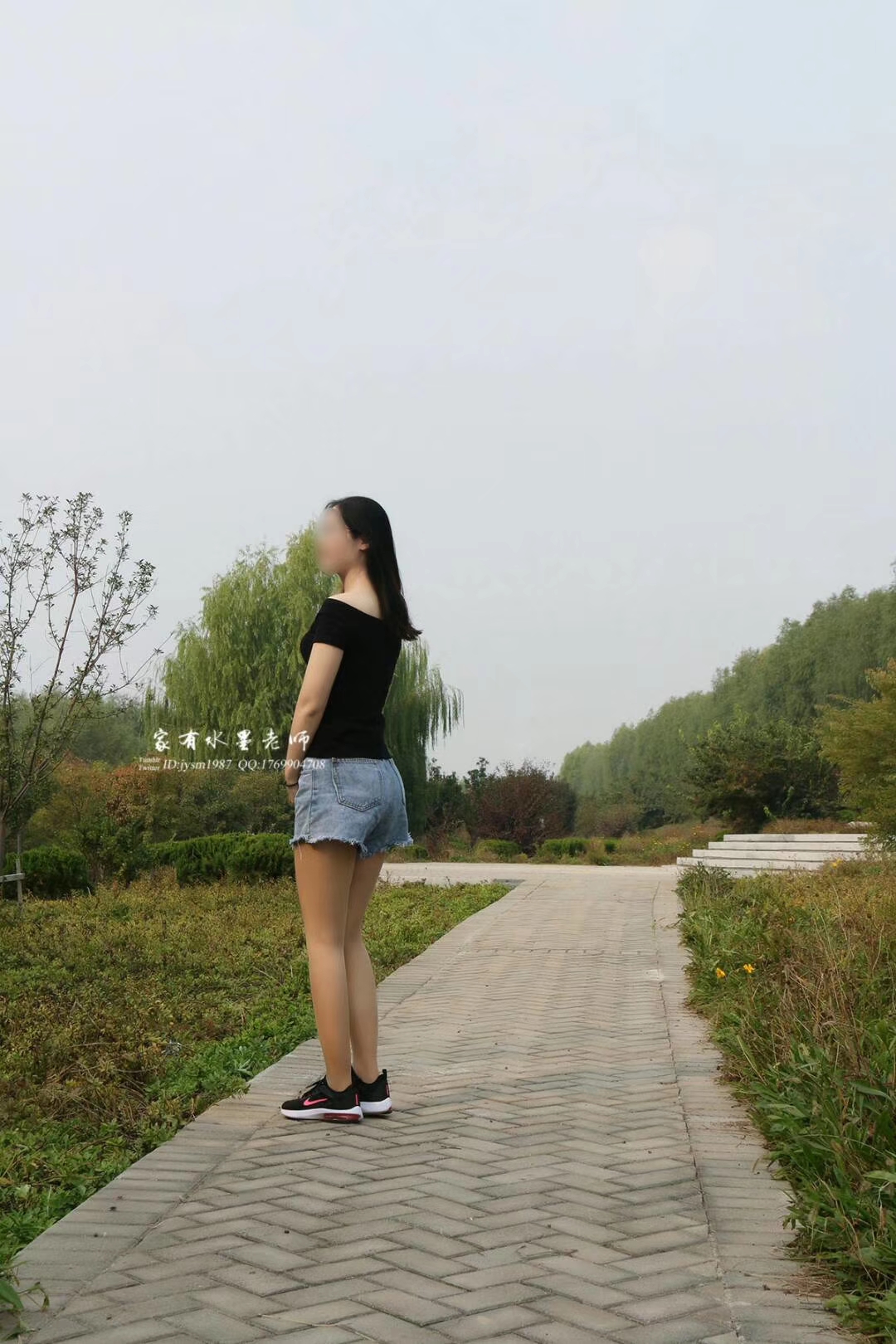 家有水墨老师 - 超短牛仔热裤 第3张图片