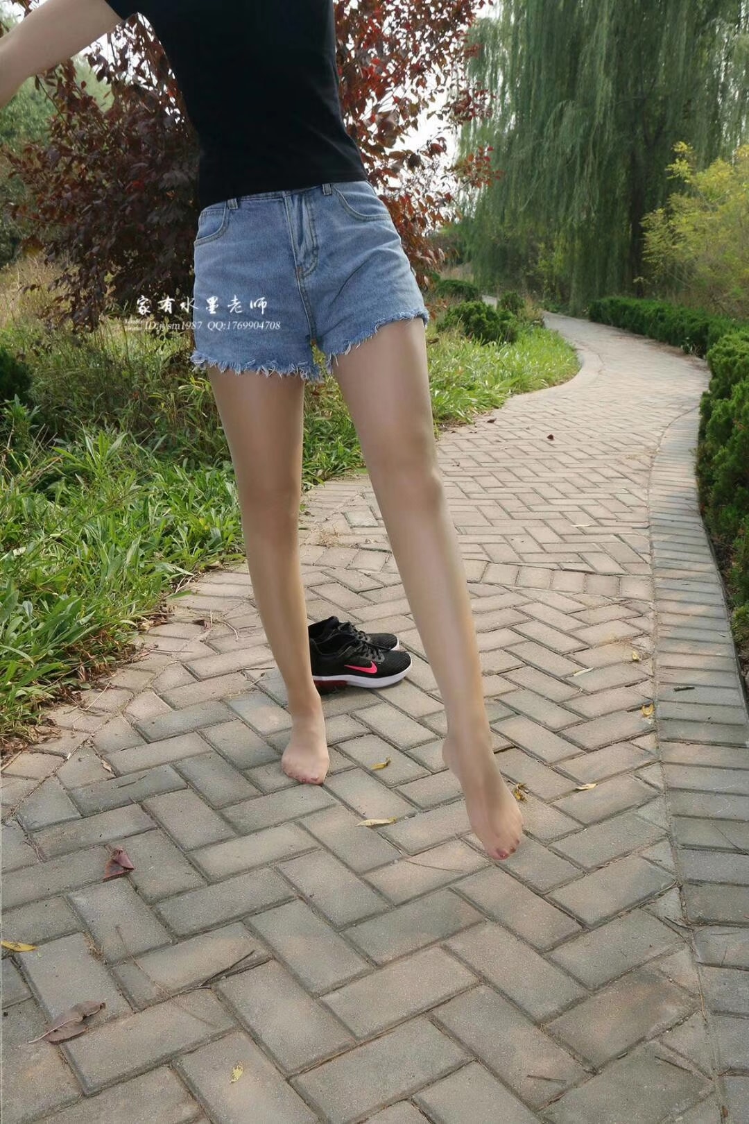 家有水墨老师 - 超短牛仔热裤 第8张图片