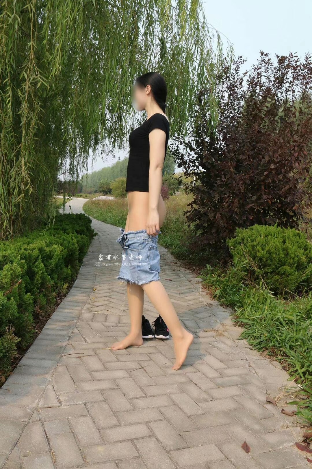 家有水墨老师 - 超短牛仔热裤 第12张图片