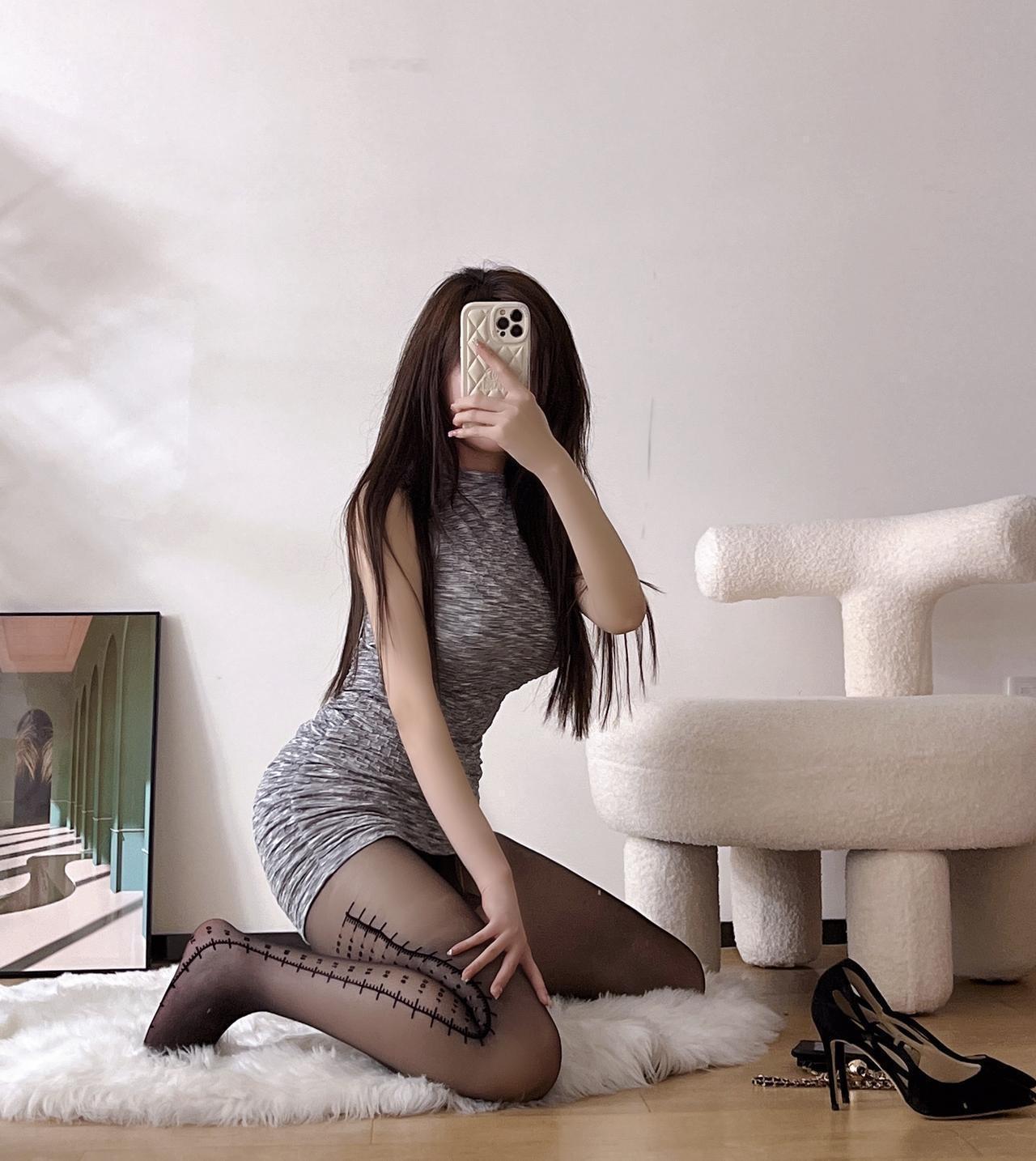 周研希 - 性感小妈裙