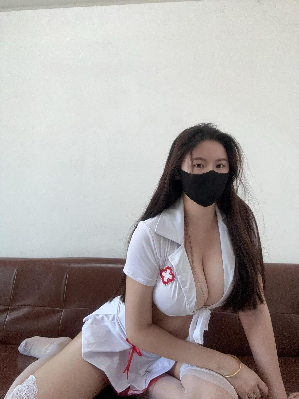 美艳老嫂子 - 超短裙护士服 第13张图片