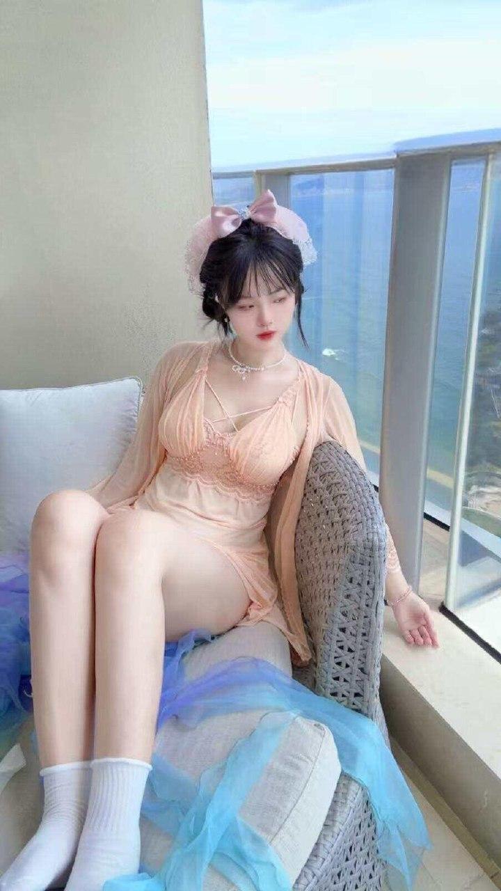 枝枝栗子 - 透视粉纱裙 第11张图片