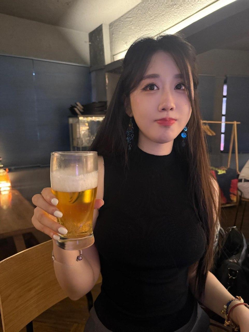 轩子巨2兔 - 酒吧御姐 第14张图片