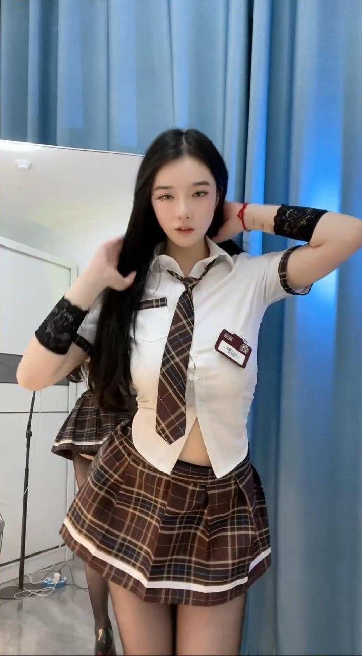 小清子 - 上高中的小师妹 第2张图片