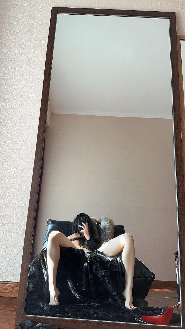 俏妞 - 肥嫩美腿 第3张图片