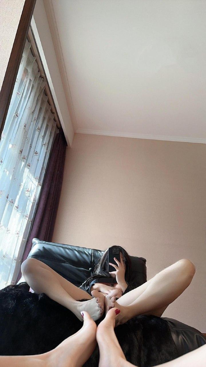 俏妞 - 肥嫩美腿 第13张图片